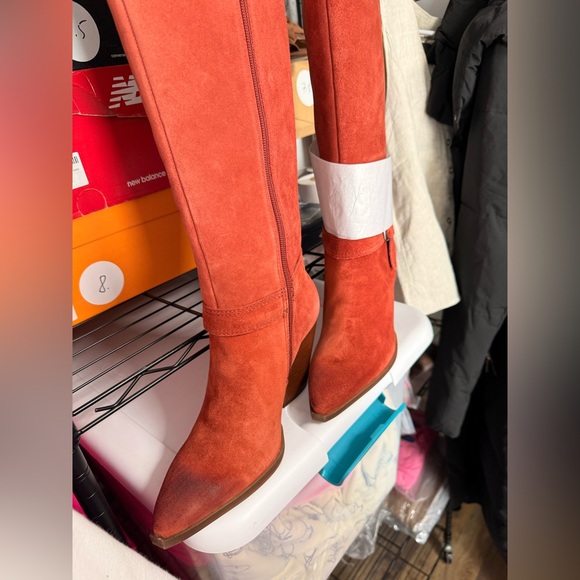 Women's Red Suede Knee-High Boots - Picture 7 of 10